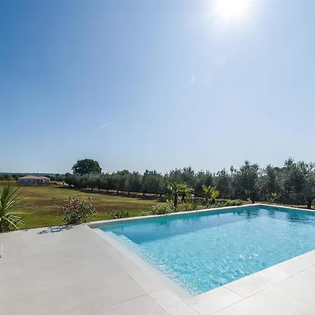 Vila Aurora Iii *