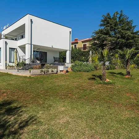 Vila Aurora Iii *