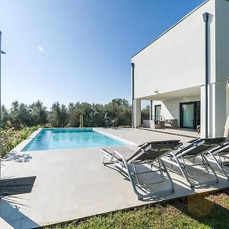 Aurora Iii Villa Marčana