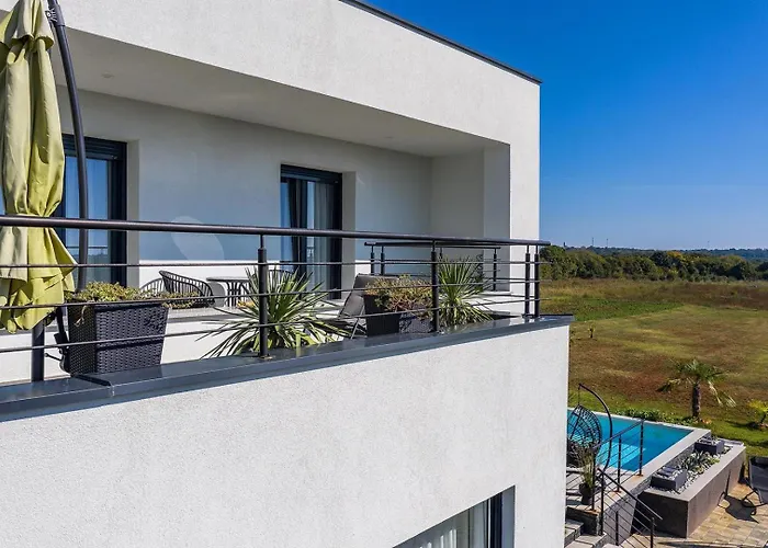 Aurora Iii Villa *